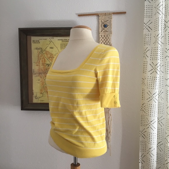 SOLD/// Banana Republic / Sweater - Picture 2 of 7